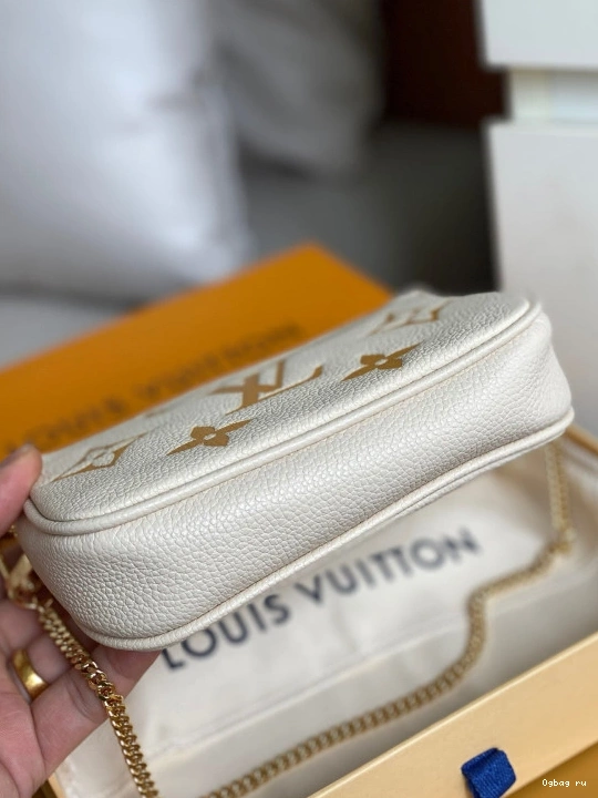 MINI VUITTON LOUIS POCHETTE ACCESSOIRES 0815